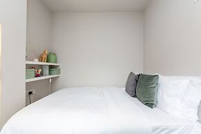 Vauxhall Park Views - 2 Bed Flat by BaseToGo