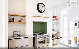 Vauxhall Oasis - 3 Bed House by BaseToGo