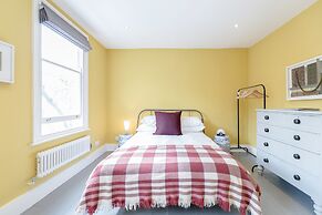 Vauxhall Oasis - 3 Bed House by BaseToGo
