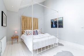 Vauxhall Oasis - 3 Bed House by BaseToGo