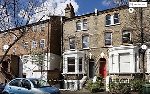 Vauxhall Oasis - 3 Bed House by BaseToGo