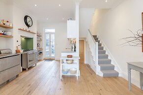 Vauxhall Oasis - 3 Bed House by BaseToGo