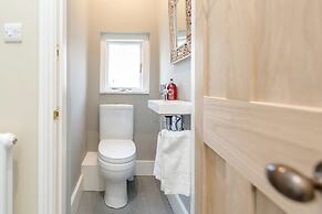 Vauxhall Oasis - 3 Bed House by BaseToGo