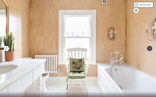 Vauxhall Oasis - 3 Bed House by BaseToGo