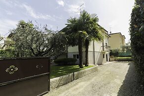 Desenzanoloft – Palm Garda Beach