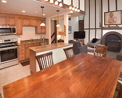 Vantage Point 210 3 Bedroom Condo by RedAwning