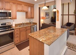 Vantage Point 210 3 Bedroom Condo by RedAwning