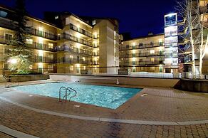 Vantage Point 210 3 Bedroom Condo by RedAwning