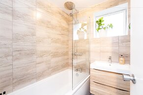 Holland Park Heights by BaseToGo