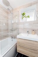 Holland Park Heights by BaseToGo