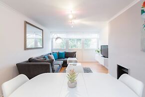 Holland Park Heights by BaseToGo