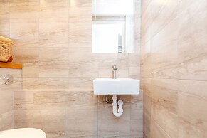 Holland Park Heights by BaseToGo