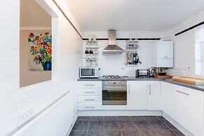 Holland Park Heights by BaseToGo