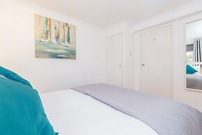 Holland Park Heights by BaseToGo