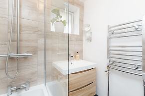 Holland Park Heights by BaseToGo