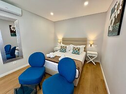 Silver Seahorse Garden Retreat