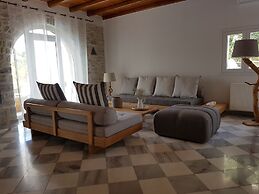 Paros Holiday Villa Alyki