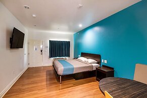 Motel 6 Houston, TX - North