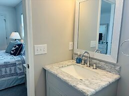 Long Grass 5 Bedroom Home by RedAwning