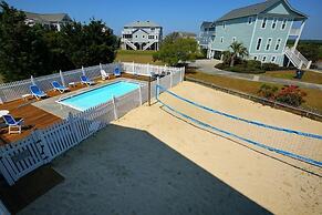 Long Grass 5 Bedroom Home by RedAwning