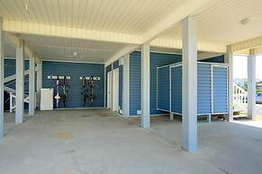 Long Grass 5 Bedroom Home by RedAwning