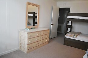 Long Grass 5 Bedroom Home by RedAwning