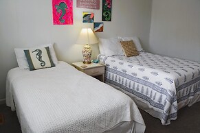 Long Grass 5 Bedroom Home by RedAwning