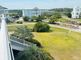 Long Grass 5 Bedroom Home by RedAwning