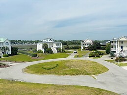 Long Grass 5 Bedroom Home by RedAwning