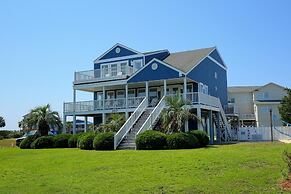 Long Grass 5 Bedroom Home by RedAwning