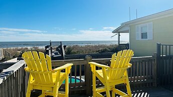 Hidden Treasure 2 Bedroom Home by RedAwning