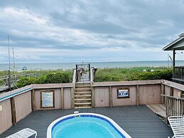 Hidden Treasure 2 Bedroom Home by RedAwning