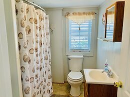 Hidden Treasure 2 Bedroom Home by RedAwning