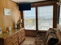 Hidden Treasure 2 Bedroom Home by RedAwning