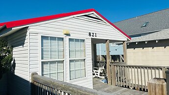 Hidden Treasure 2 Bedroom Home by RedAwning