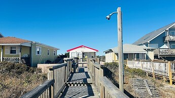 Hidden Treasure 2 Bedroom Home by RedAwning