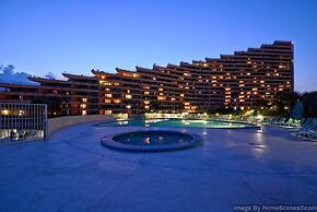 Elite Paradise 2 Bedroom Condo by RedAwning