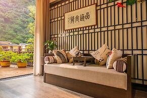 Peach Blossom Resort Hotel