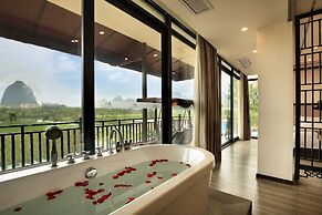 Peach Blossom Resort Hotel