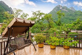 Peach Blossom Resort Hotel