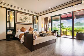 Peach Blossom Resort Hotel