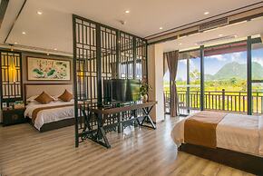 Peach Blossom Resort Hotel