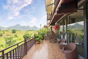 Peach Blossom Resort Hotel