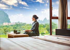 Peach Blossom Resort Hotel