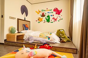 Peach Blossom Resort Hotel