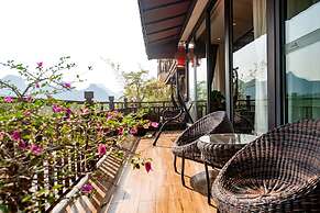 Peach Blossom Resort Hotel