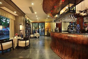 Peach Blossom Resort Hotel