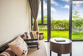 Peach Blossom Resort Hotel