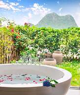 Peach Blossom Resort Hotel