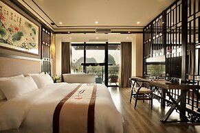 Peach Blossom Resort Hotel